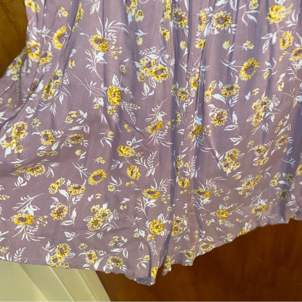 SO Juniors Elbow Sleeve Smocked Bodice Romper SZ M NWT - Picture 5 of 7
